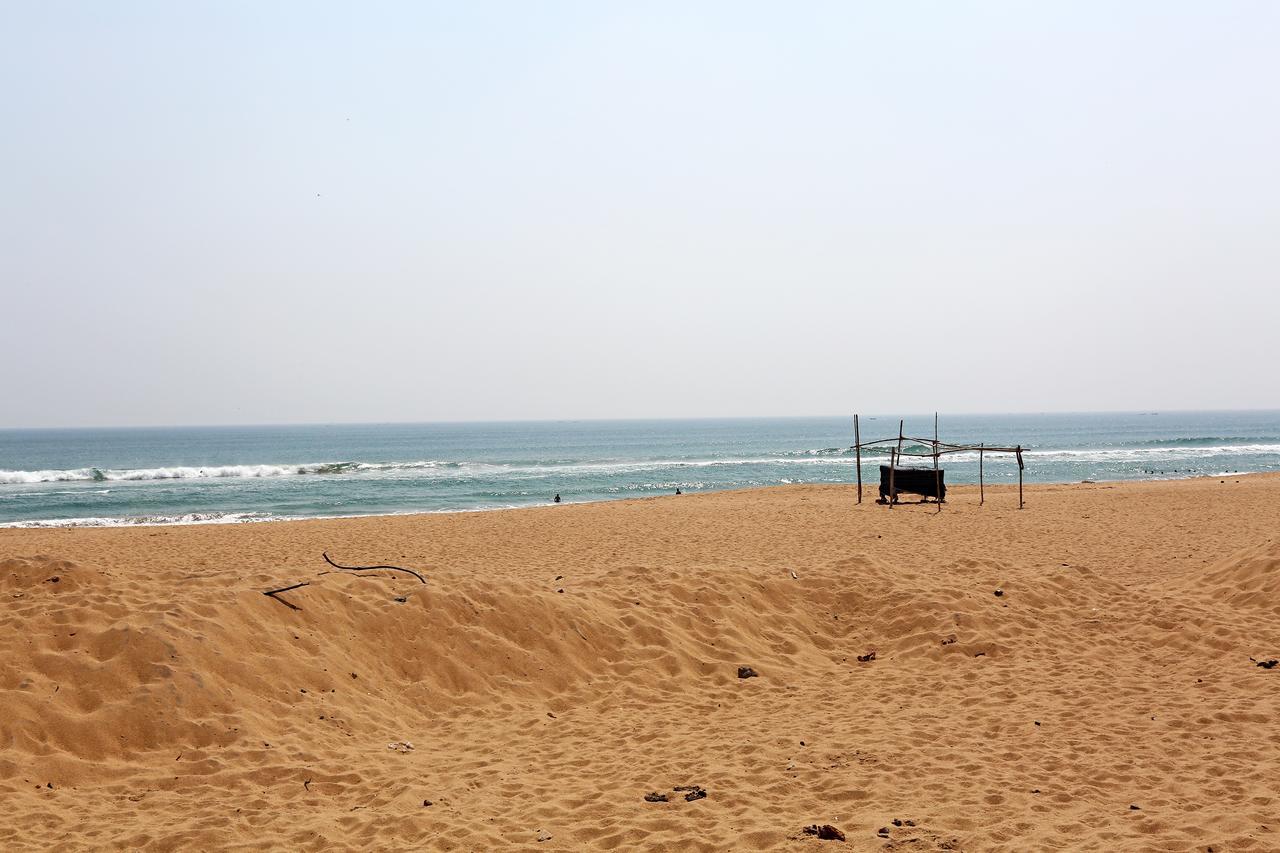 Hotel On Call Puri Laxmi Beach Resort Exterior photo